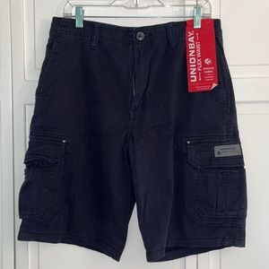 Brand new Union Bay men’s navy cargo shorts. Size 32.